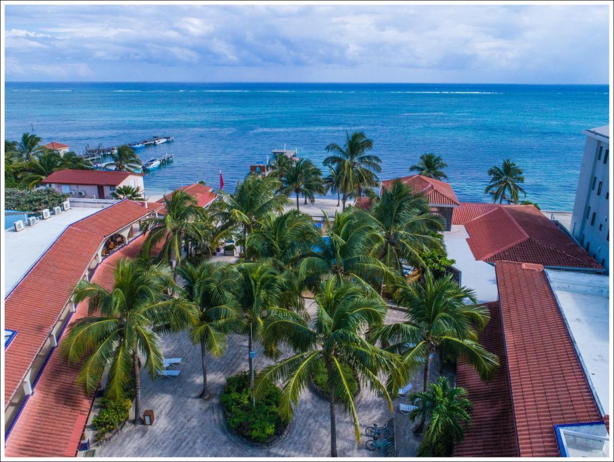 Sunbreeze Hotel San Pedro  Exterior photo