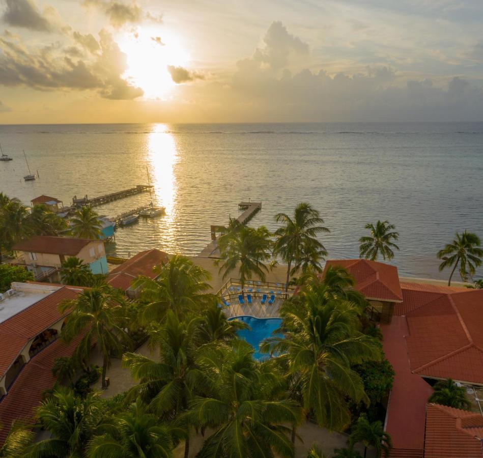 Sunbreeze Hotel San Pedro  Exterior photo